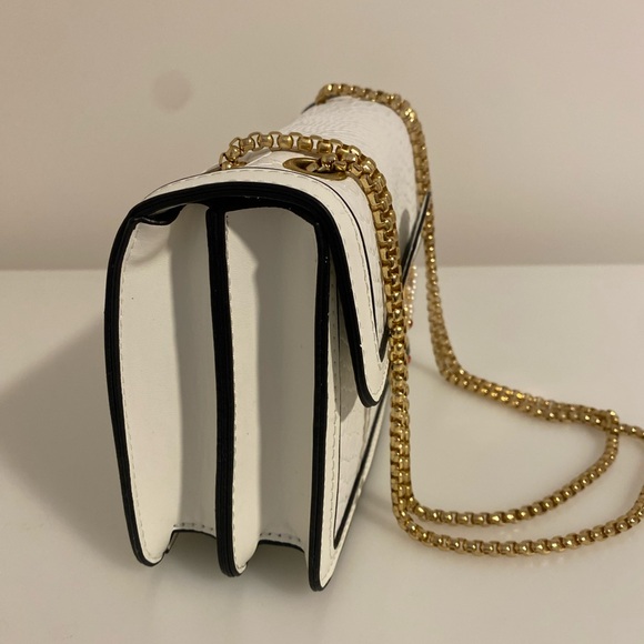 NWOT FAUX LEATHER PURSE w/ CROC DETAIL. - Picture 3 of 9